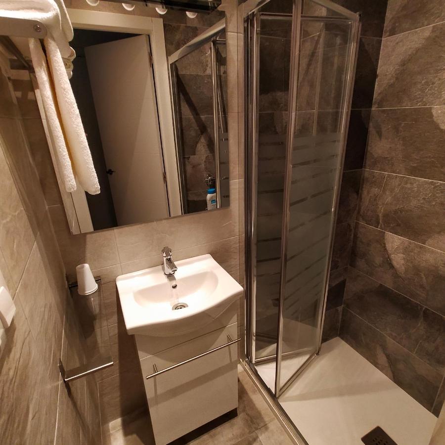 Room Pride مدريد المظهر الخارجي الصورة